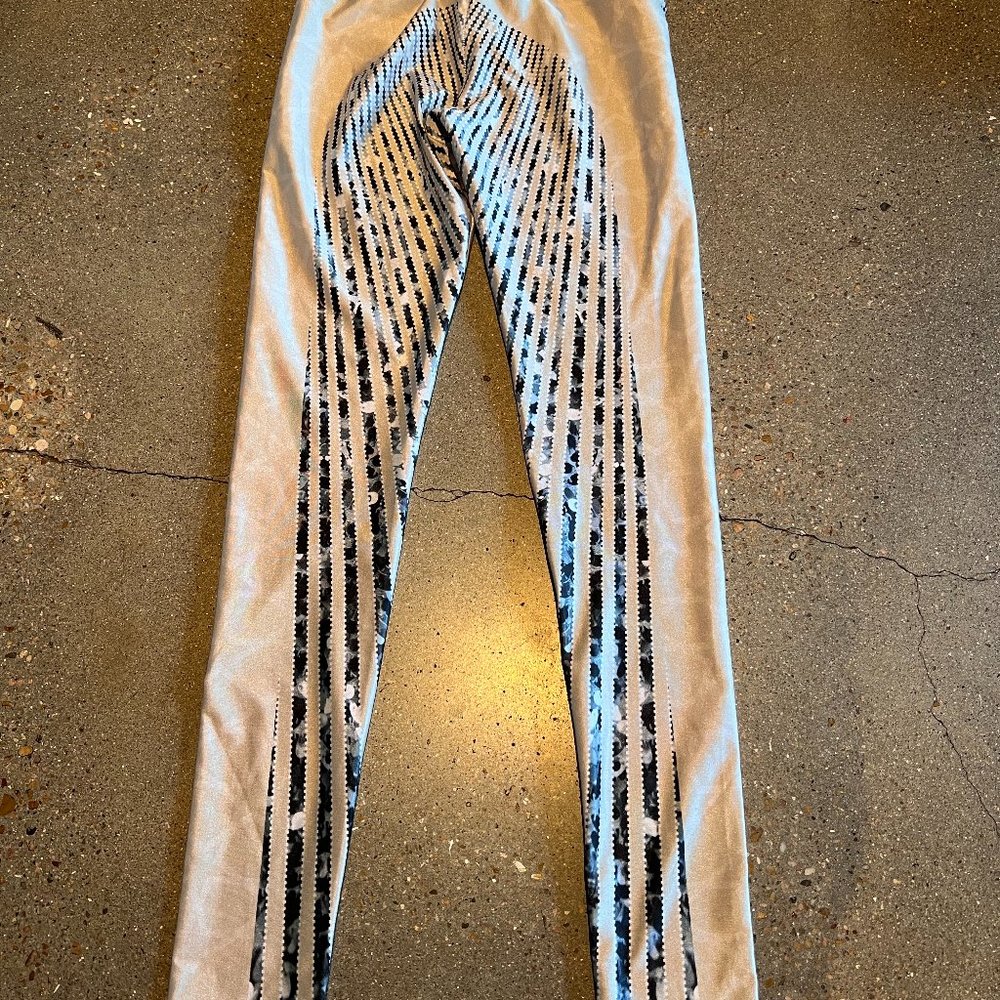 Goldsheep leggings, XS.  Creamy white with flattering details.